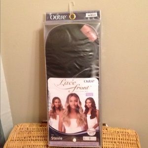NWT Outre Stevie synthetic wig #2 brown